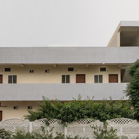 Oyo 19380 Swastik Resort Sanwer Exterior photo